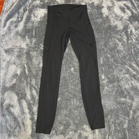 Lululemon Black Legging Women's Size 4 - Picture 2 of 7